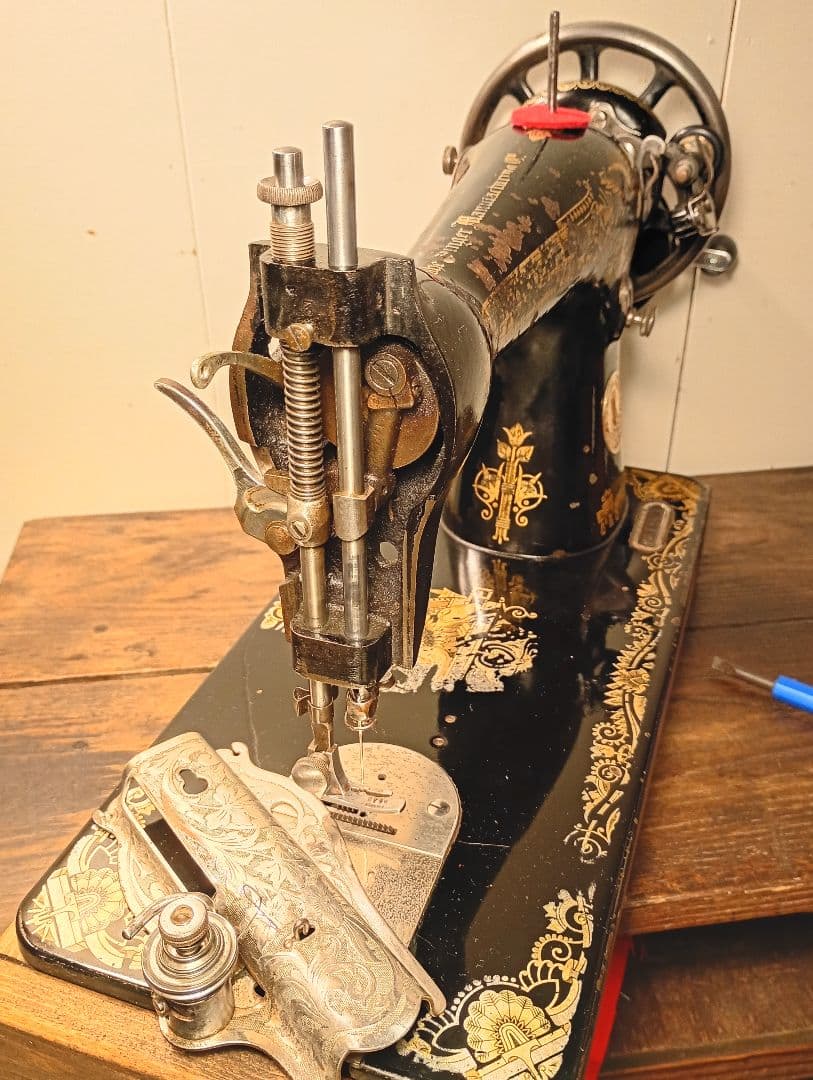 シンガー　スフィンクス　縫うためのアンティークミシン　レトロ