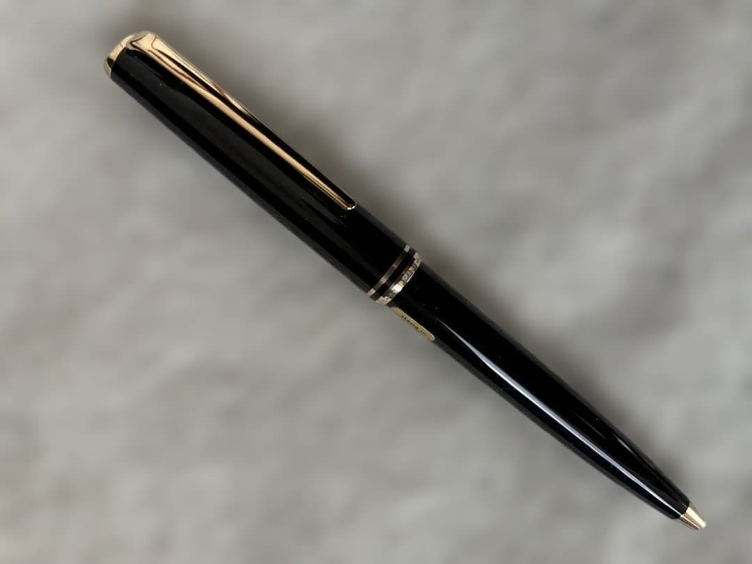 ◾️極美品◾️MONT BLANC モンブラン◾️クラシックボールペン◾️新品リフィル