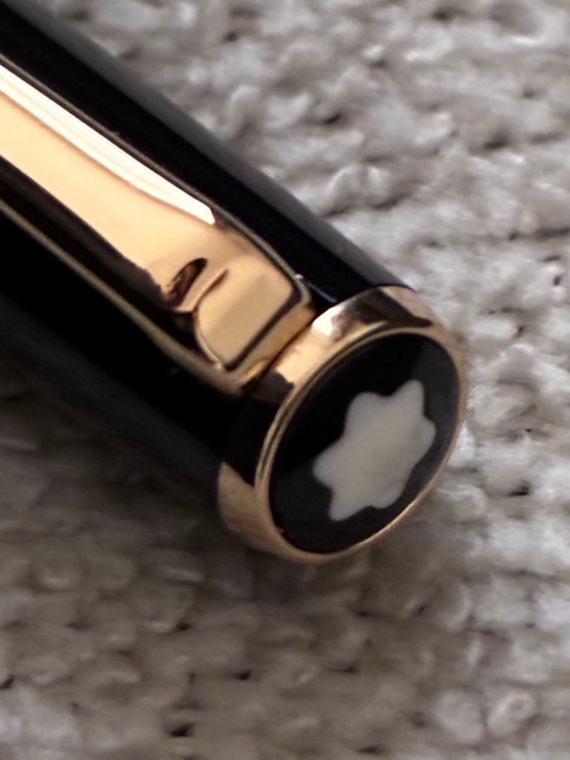 ◾️極美品◾️MONT BLANC モンブラン◾️クラシックボールペン◾️新品リフィル