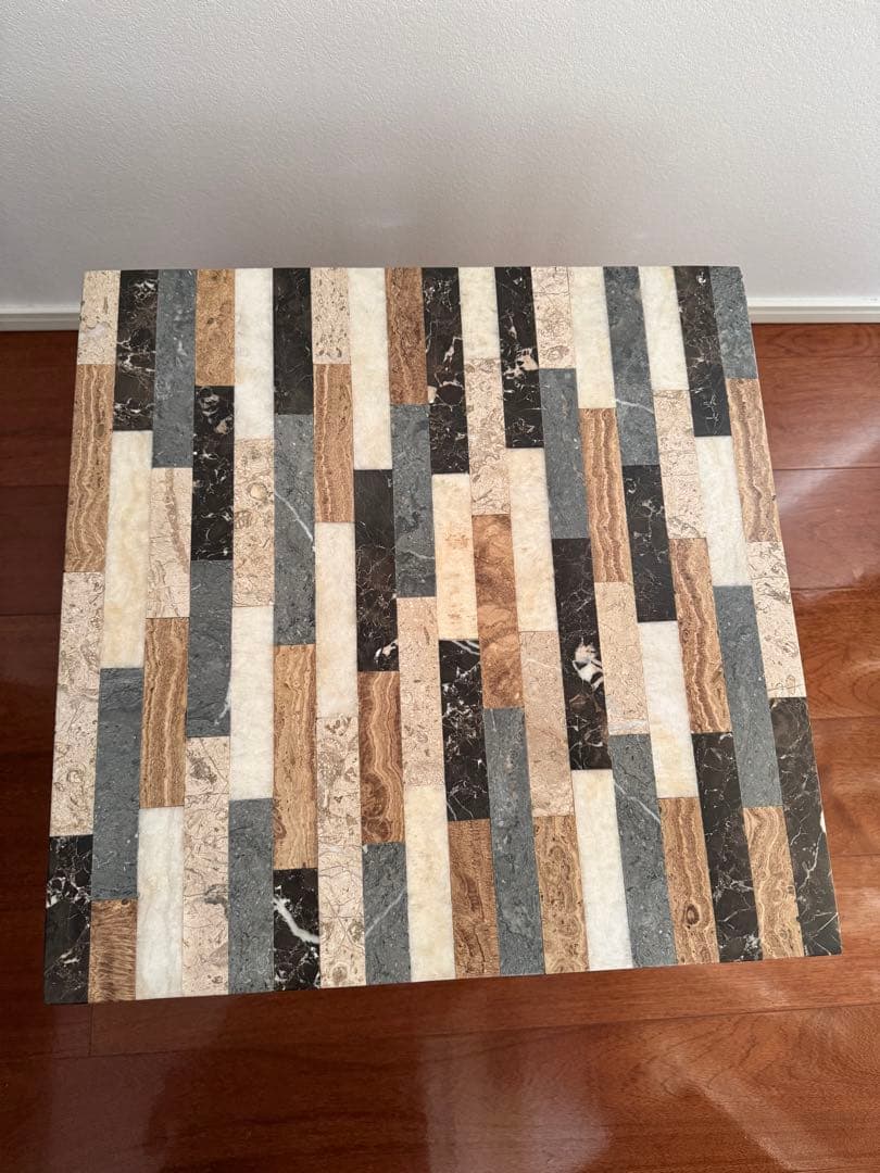 サイドテーブル