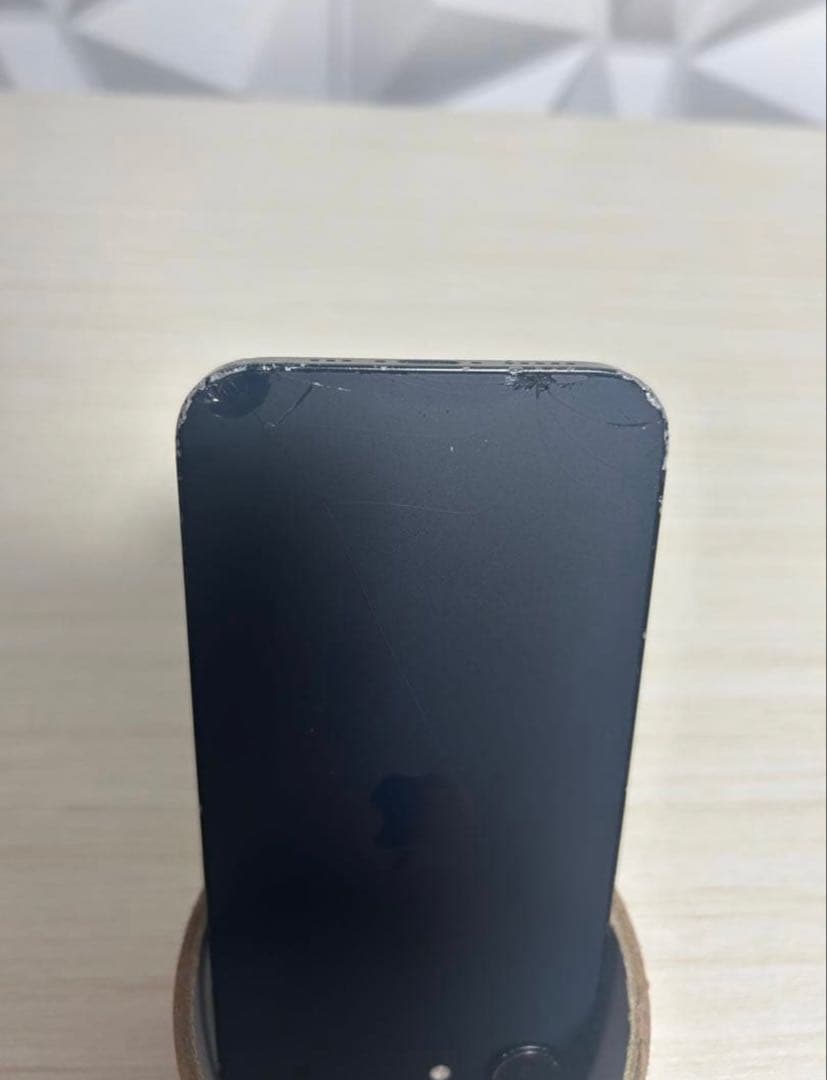 iPhone16e本体　完全に初期化済み