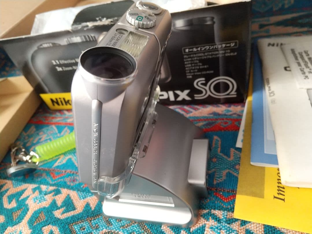 ニコン COOLPIX SQ 元箱、バッテリー3個付き