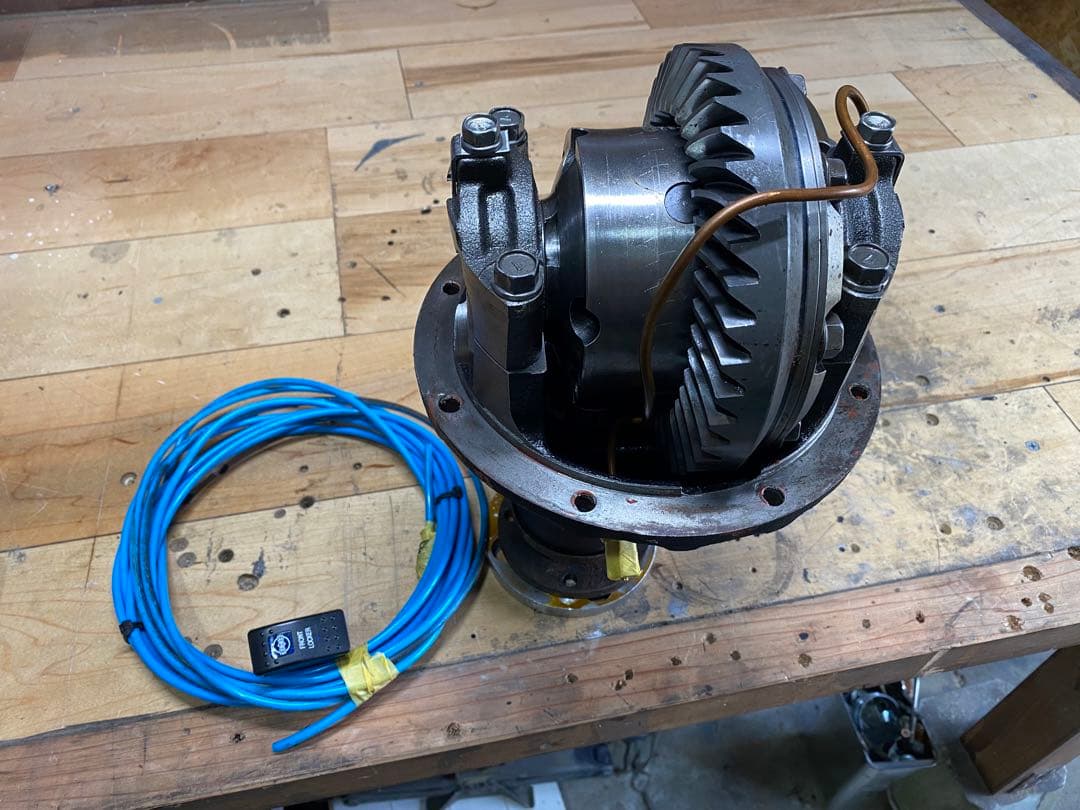 ガ*ン様 ジムニーja11 エアロッカー　フロント