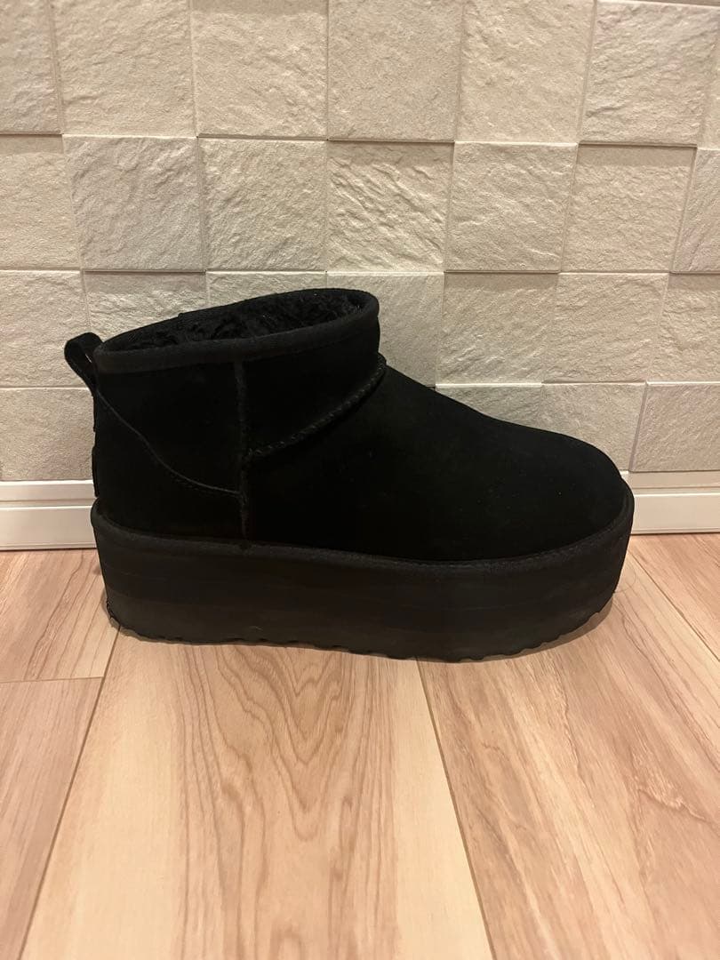 UGG クラシックウルトラミニプラットフォームブーツ 24cm