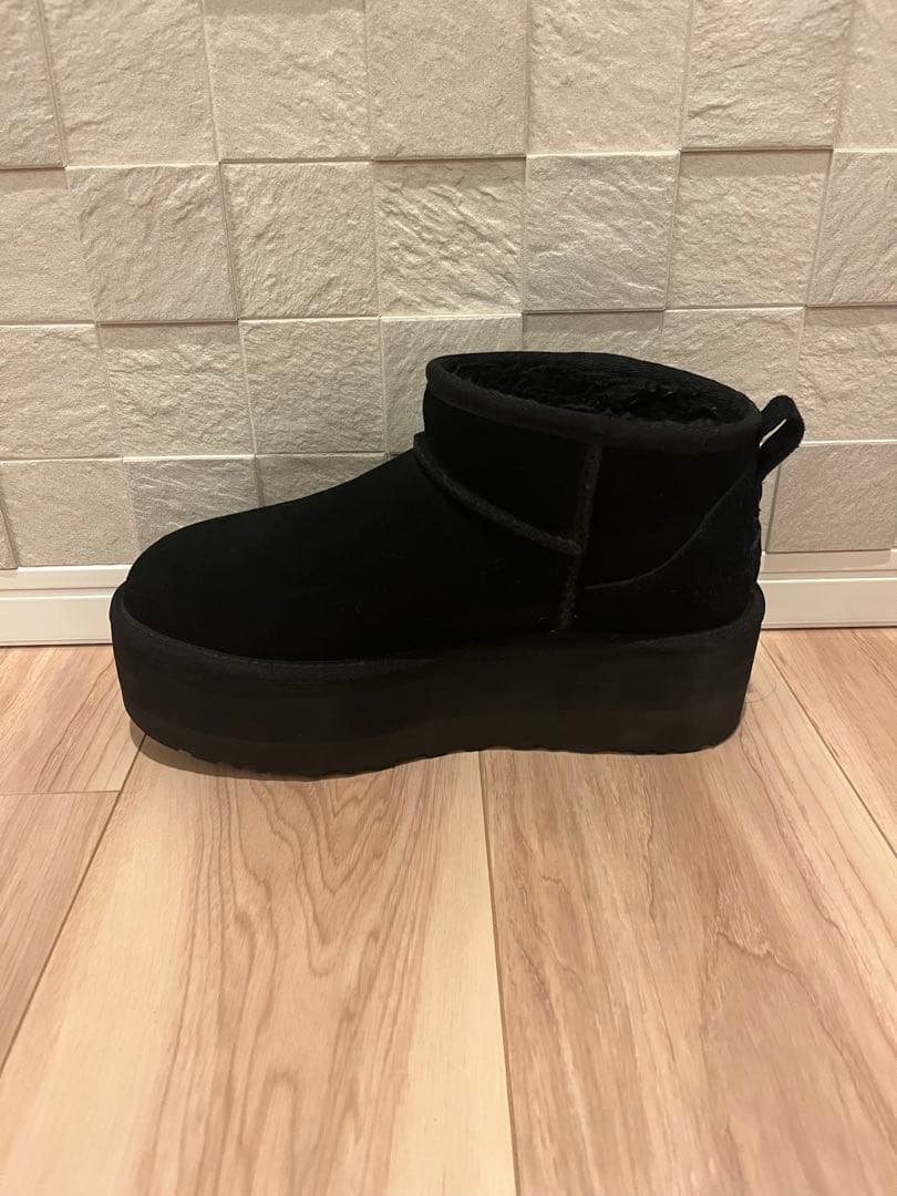 UGG クラシックウルトラミニプラットフォームブーツ 24cm