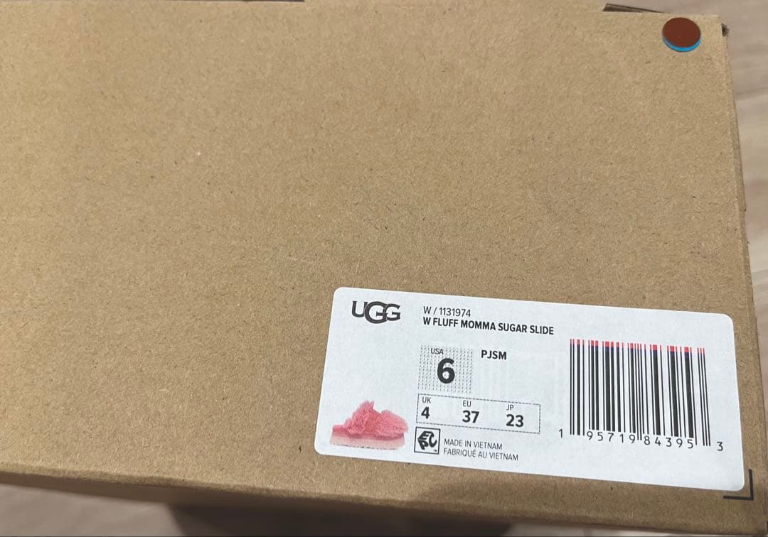 UGG ピンクファースライドサンダル