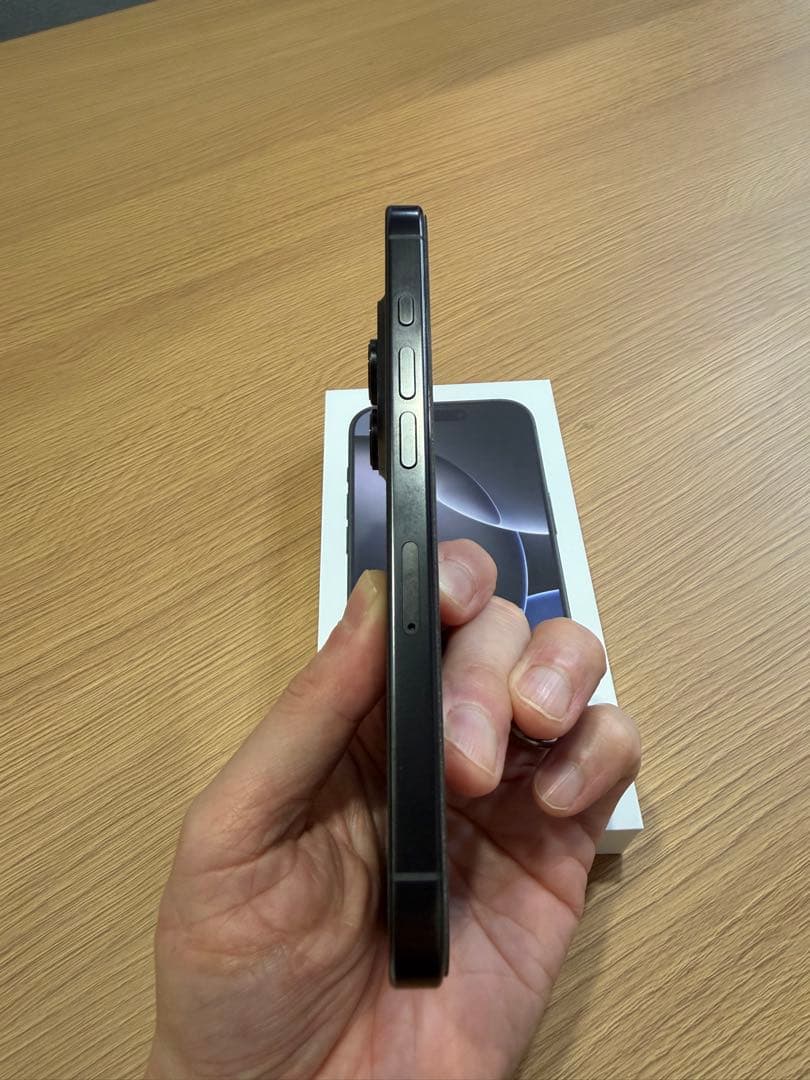 iPhone16pro 256gb Appleで購入SIMフリー保護フィルム付き