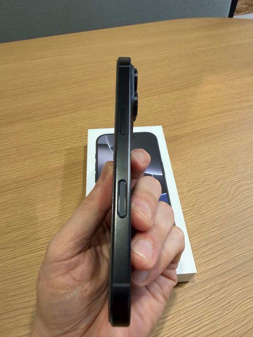 iPhone16pro 256gb Appleで購入SIMフリー保護フィルム付き