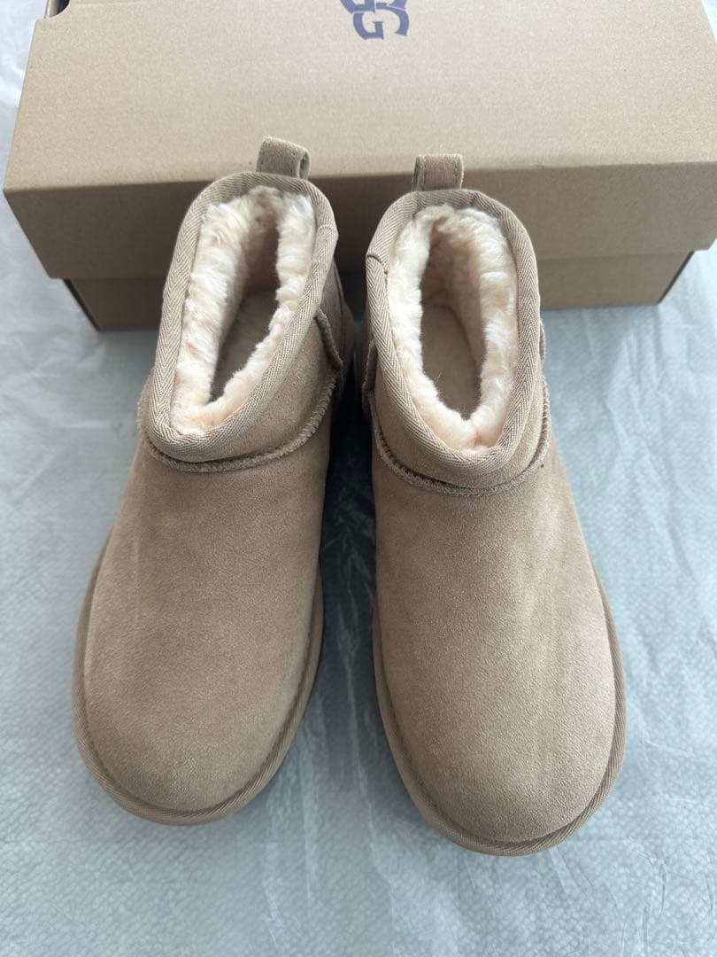UGG ウルトラミニプラットフォーム 23
