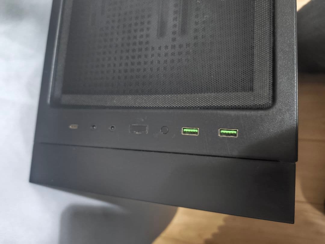 Razer Tomahawk ATX 強化ガラス PCケース ブラック　送料込