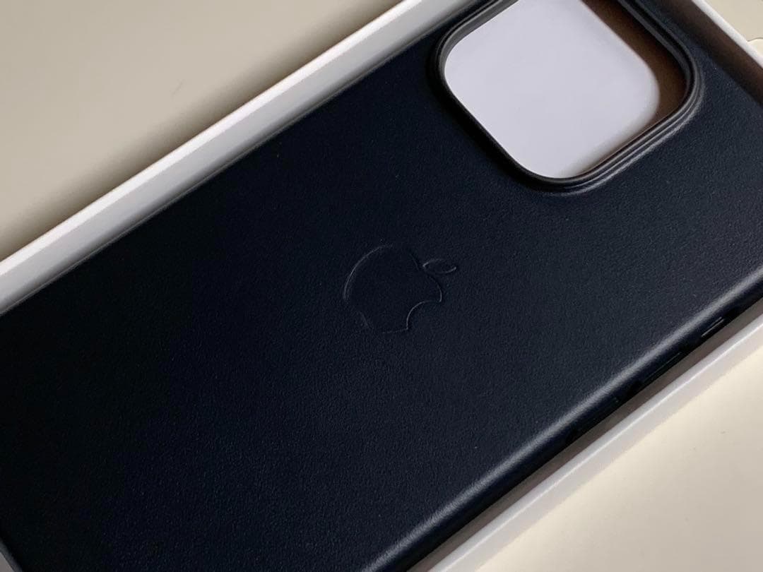 【新品】純正 iPhone 13 Pro レザーケース・ミッドナイト①