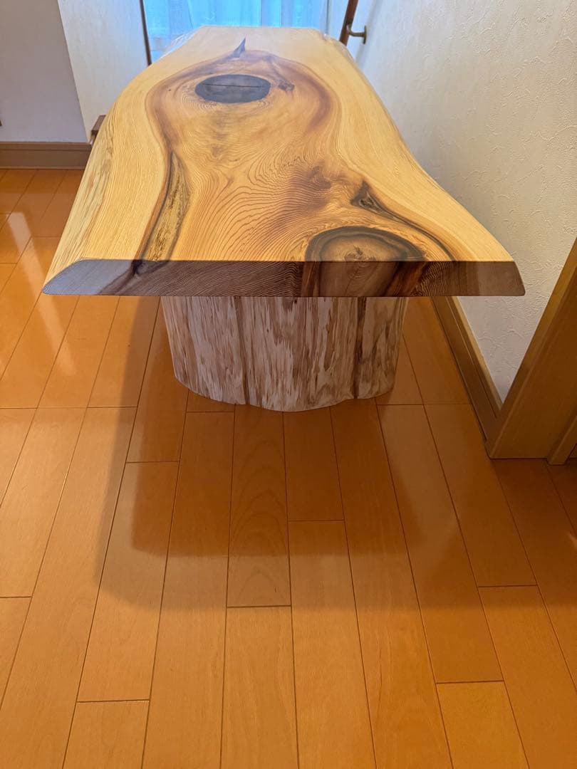 天然杉一枚板でか節テーブル 両面使用可能蜜蝋クリーム仕上げ‼️