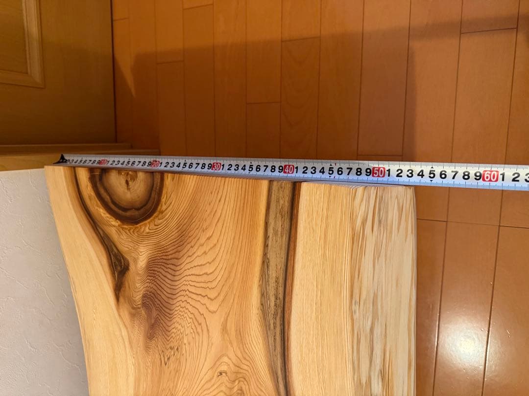 天然杉一枚板でか節テーブル 両面使用可能蜜蝋クリーム仕上げ‼️