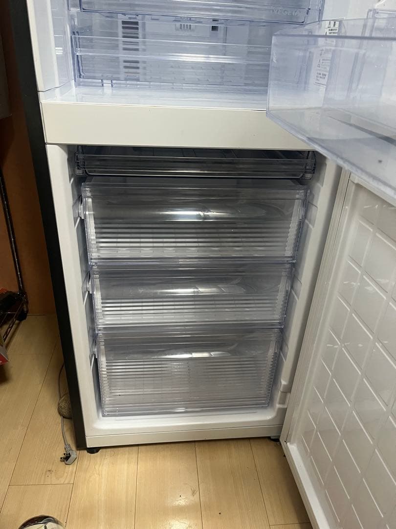 SHARP 2ドア冷蔵庫 SJ-PD28G　一部分破損あります
