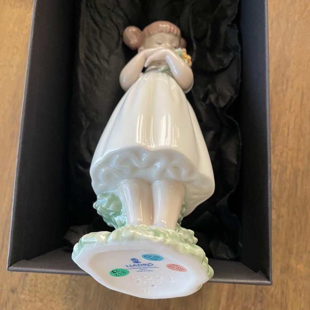 リヤドロ　「素敵なお花」 新品未使用