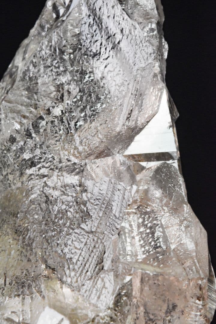 ガネーシュヒマール ラパ産 剥離痕に覆われたスモーキークォーツ