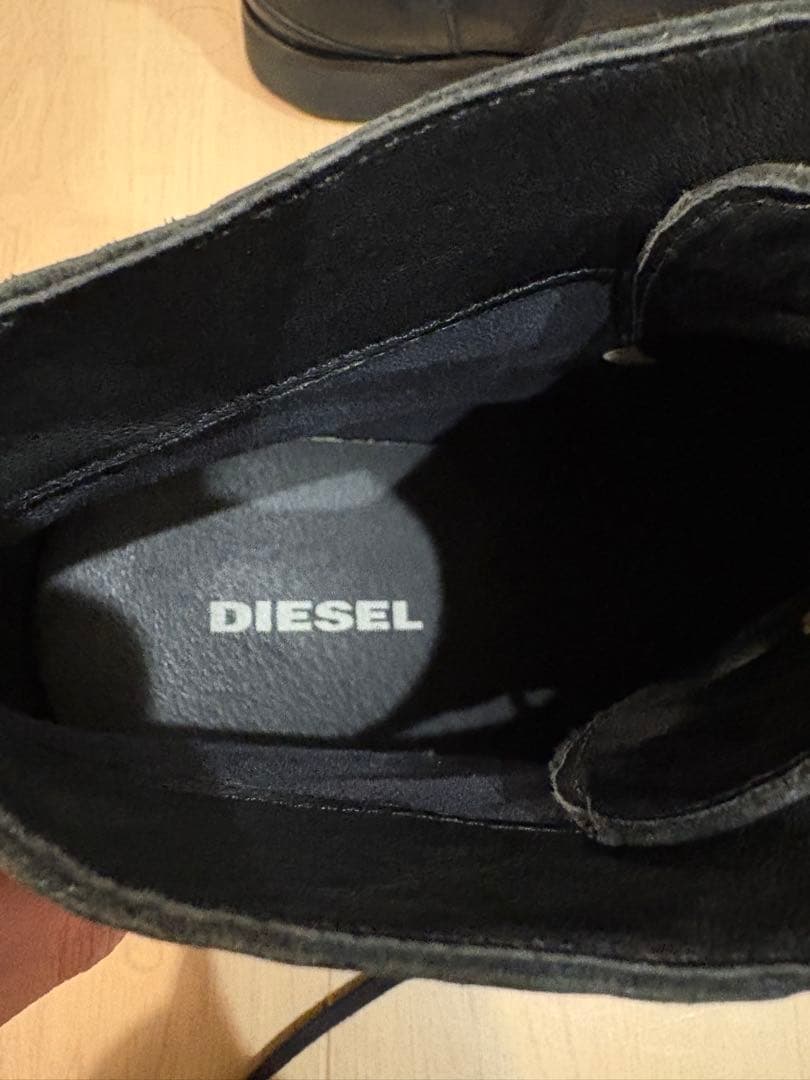 DIESEL ブラックレザーミッドカットブーツ