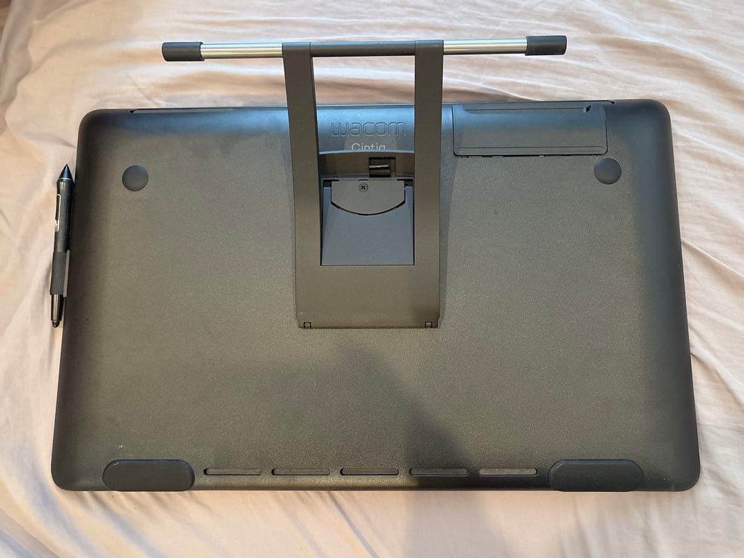 Wacom Cintiq 22 液晶ペンタブレット 21.5型