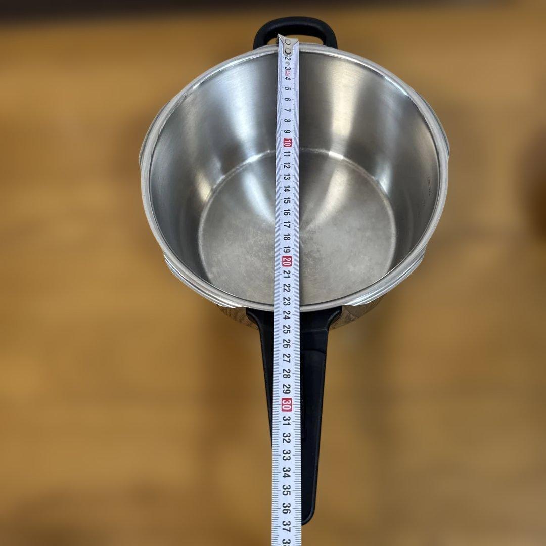 WMF (ヴェーエムエフ) パーフェクトS 圧力鍋 4.5L ドイツ製 レシピ本