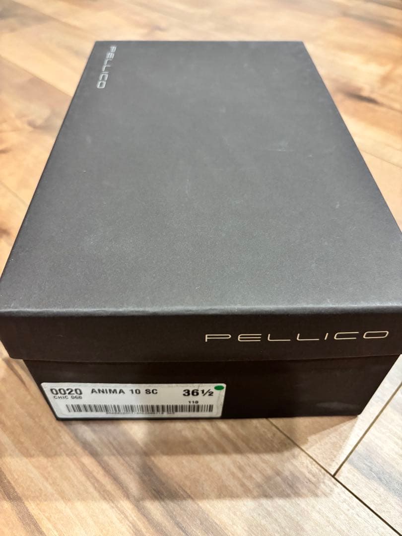 PELLICOペリーコ ANIMA アネッリ エナメルパンプス（ベージュ ）