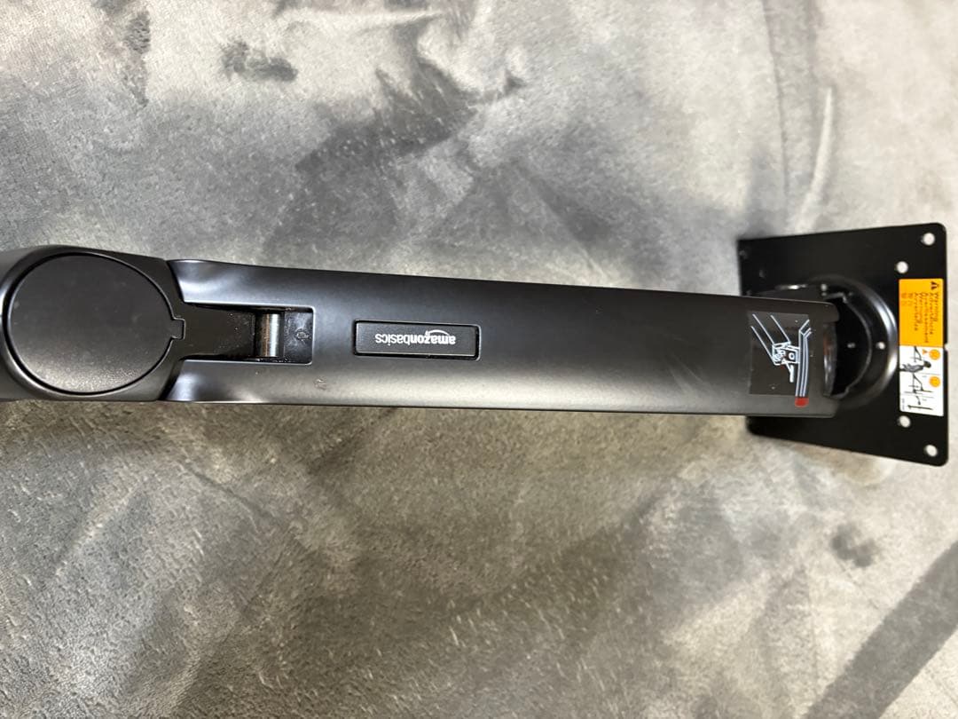 モニターアームamazonベーシック+プロテクター