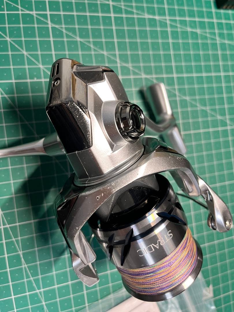 リール 23STRADIC 4000MHG