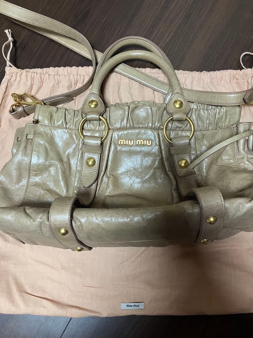 MIU MIUショルダーバッグ/2wayレザー ベージュ（正規品です）