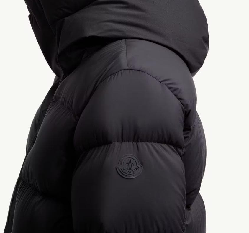 【お得／新品】モンクレール ダウンジャケット ブラック Madeira マデイラ