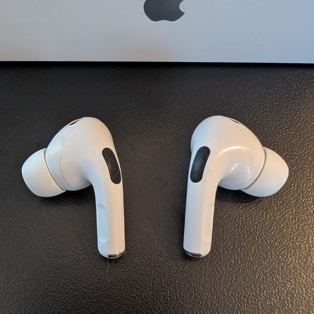 AirPods Pro 第2世代 MQD83J/A Lightning