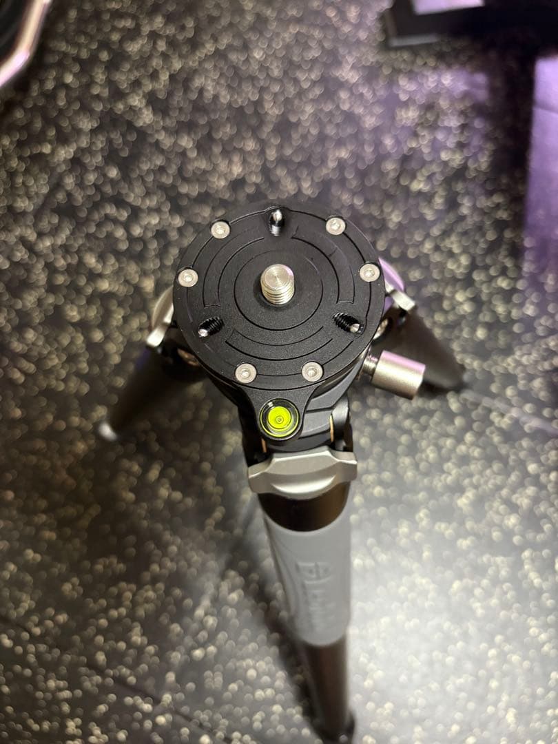 LS-323CEX レベリングベース搭載カーボン三脚Leofotot