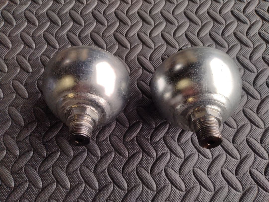 NOKアキュムレータ２個　ローライダー ハイドロ