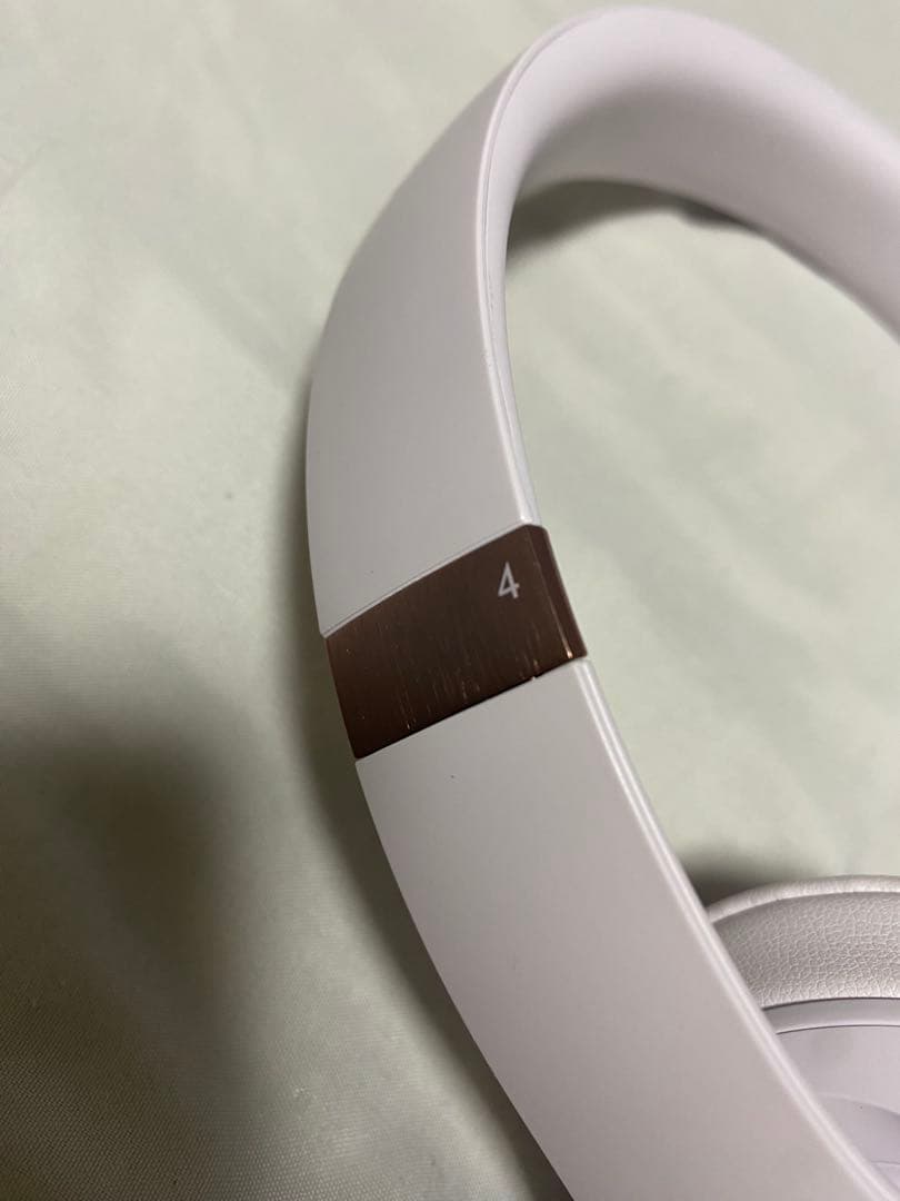 Beats Solo 4 ワイヤレスヘッドフォン クラウドピンク