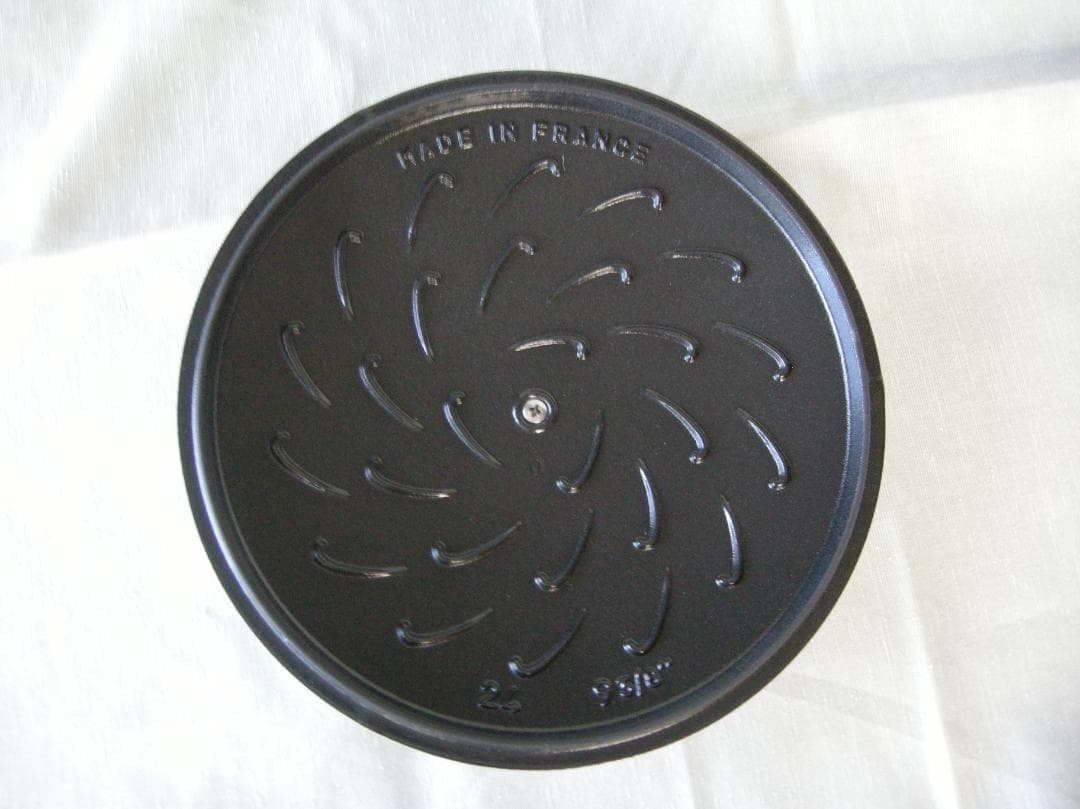 新品　ストウブ　ブレイザー　スノーフレーク　ホワイト　ソテーパン　24cm