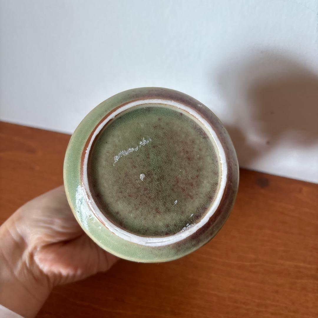 【新春！お値下げ！】岳中爽果　緑色 陶器 一輪挿し 葉模様