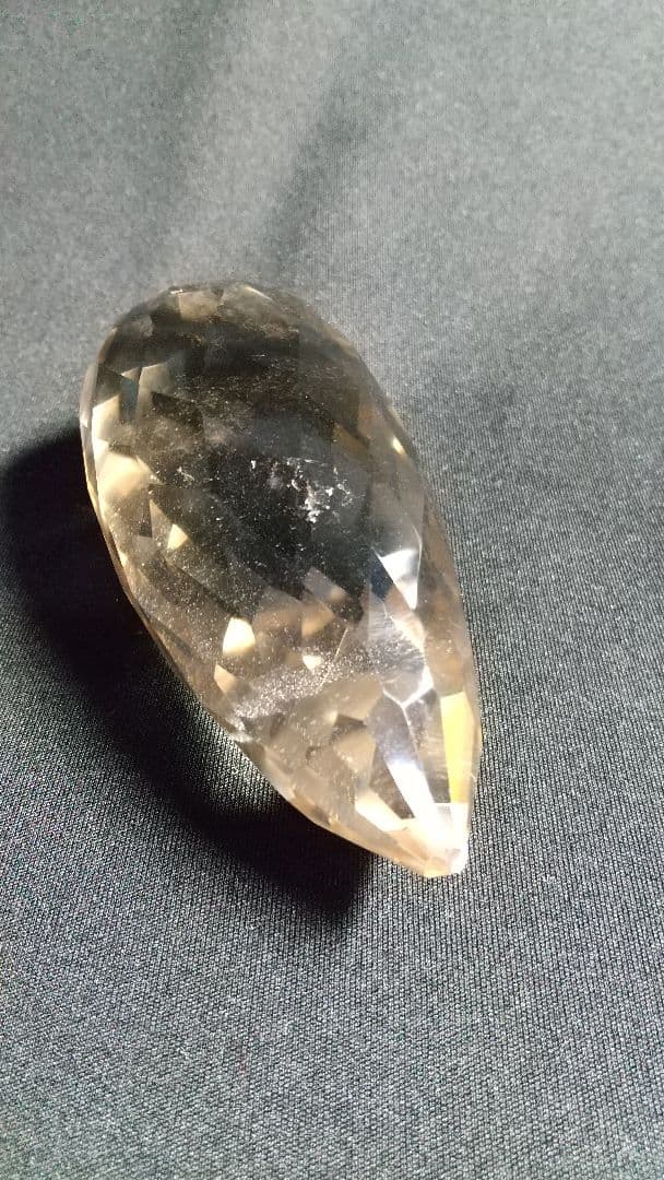 スモーキ―クォ―ツ (多面体カット)