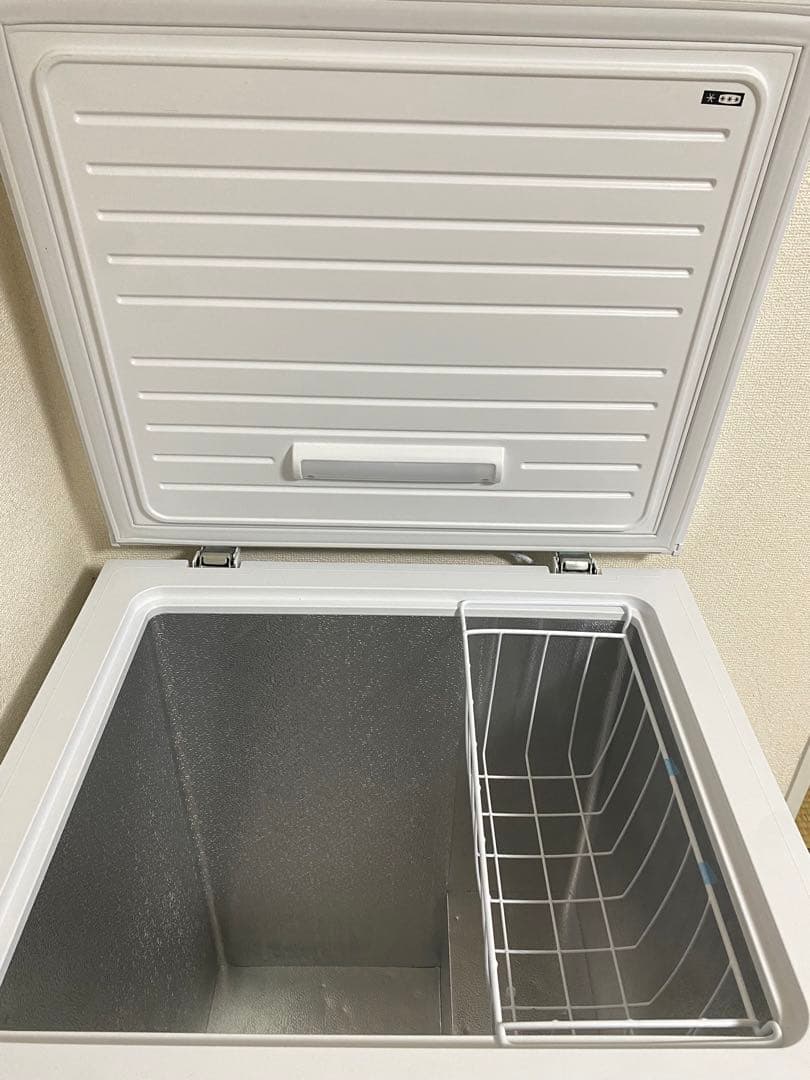 comfeeノンフロン冷凍庫142L