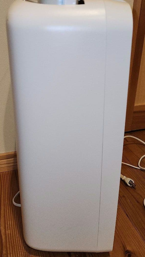 美品　シャープ　衣類乾燥除湿機　CV-P71-W　2023年製