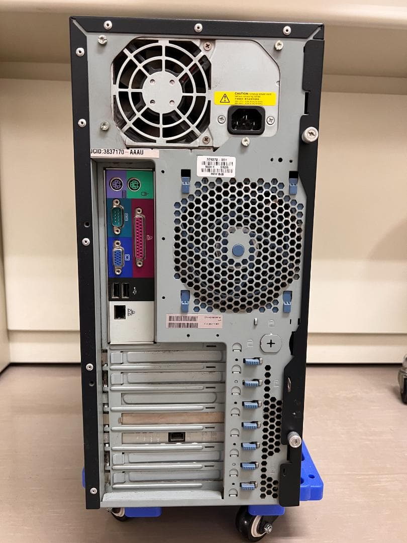 HP ProLiant ML110 Storage Server 作動確認済