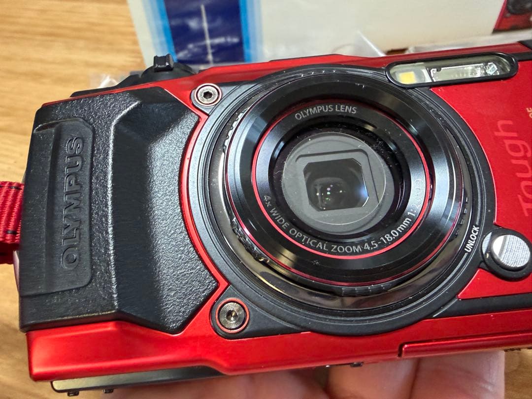 OLYMPUS Tough TG-6 レッド 本体と付属品　中古