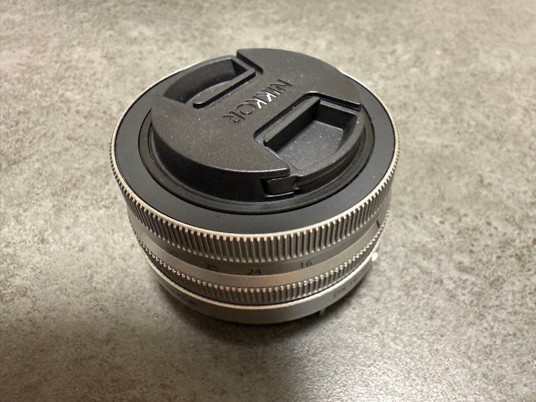 Nikonミラーレス一眼　Z fc レンズキット　シルバー　シャッター回数61回