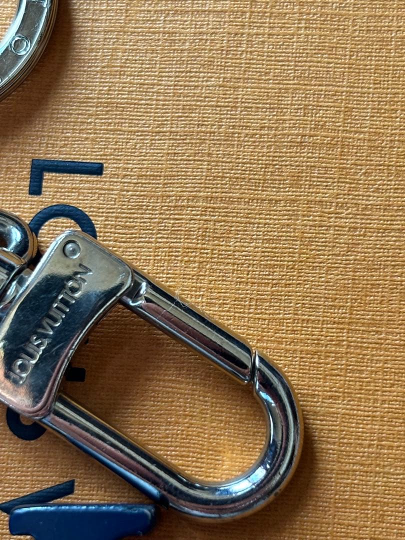 ルイヴィトン　イニシャル LV キーリング キーホルダー チャーム