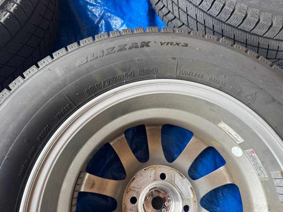 ブリヂストン185/70R14 88Q スタッドレス4本プレオ ホイール