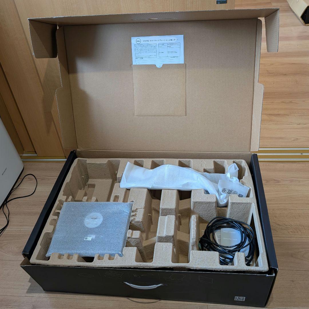 DELL モニター 4K 31.5インチ U3219Q