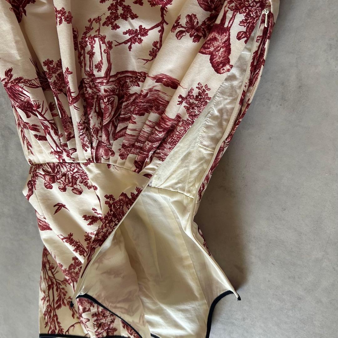 美品ウィークエンドマックスマーラ ノースリーブワンピース 刺繍絵画柄乗馬