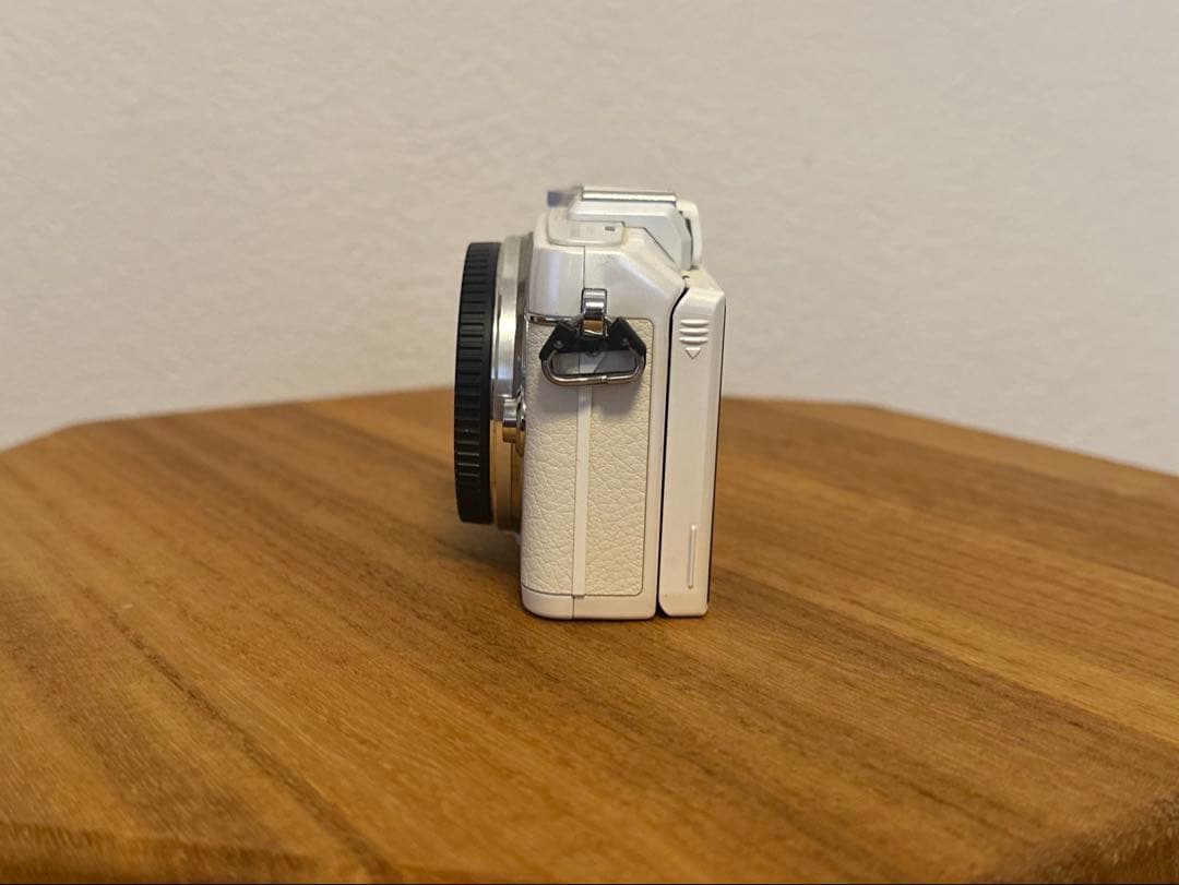 OLYMPUS PEN E-PL7 ホワイト ダブルズームキットショット数265