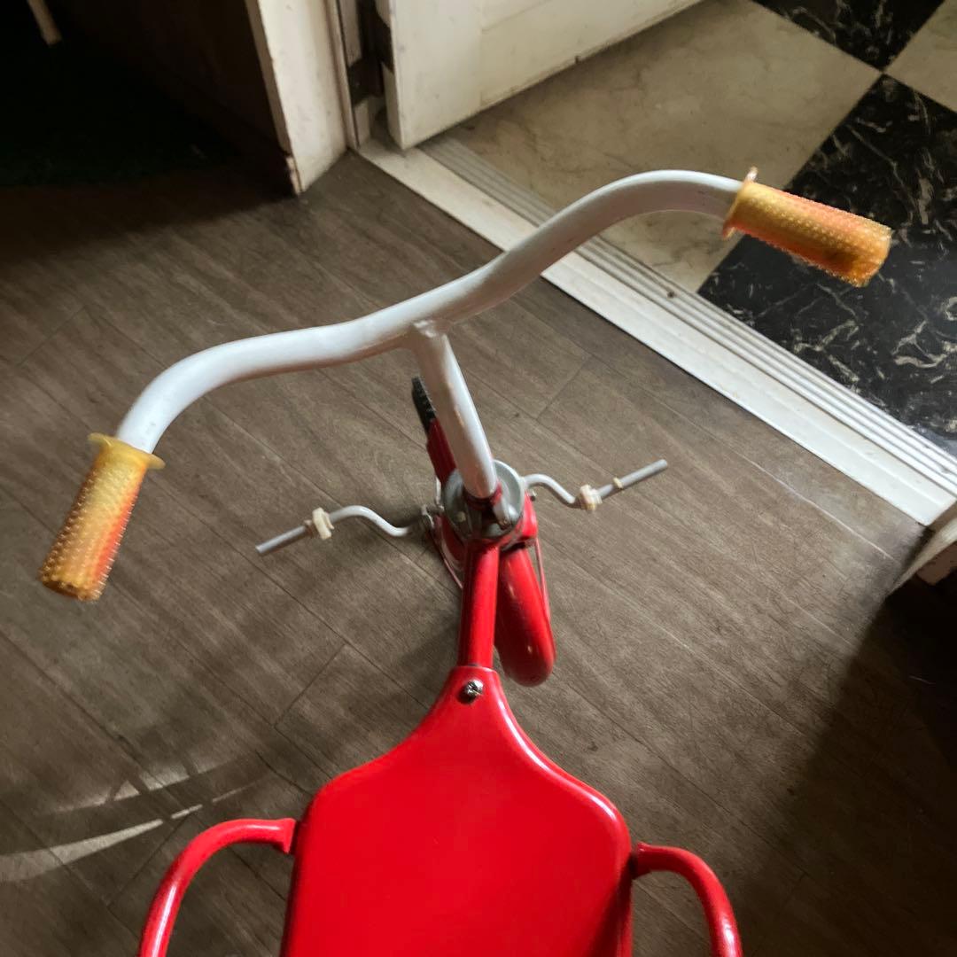 赤い三輪車 グリップ付きハンドル　アンティーク、オールドスタイル　中古品