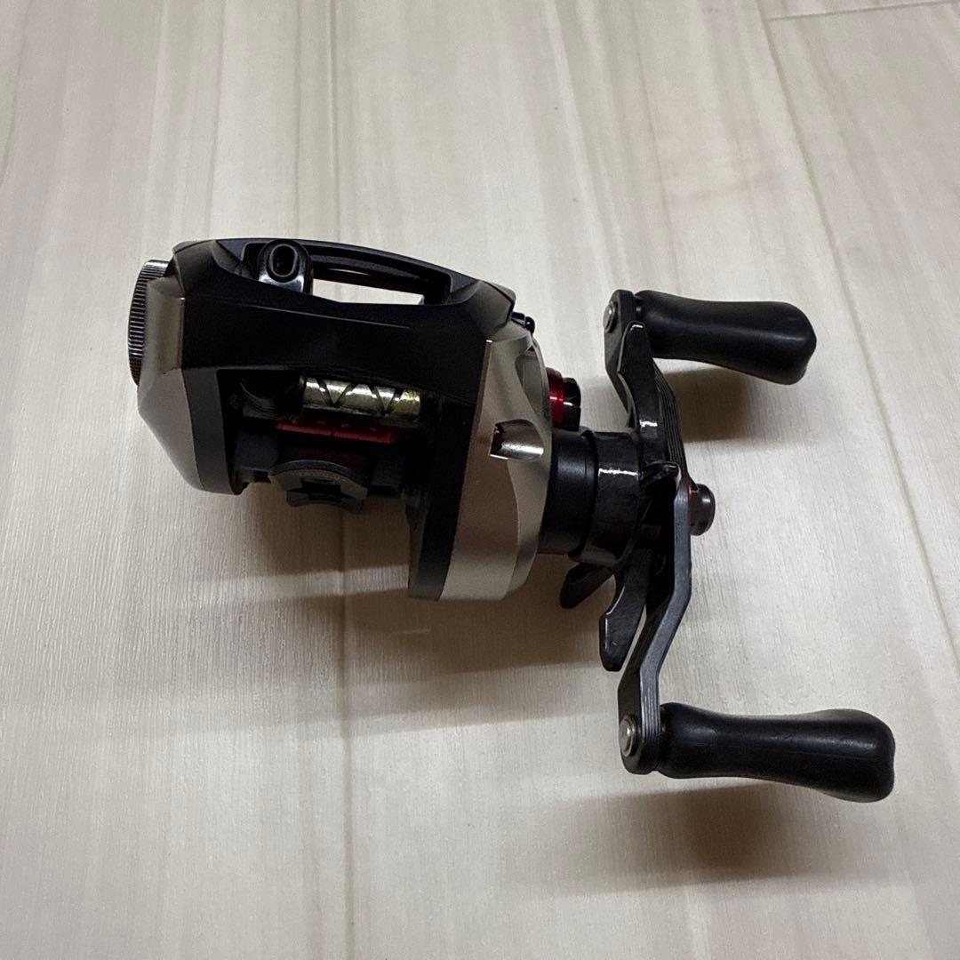 ダイワ　SVライトリミテッド　8.1 L