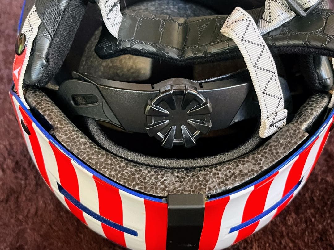 新品未使用 ATOMIC SL ヘルメット Mikaela Shiffrin