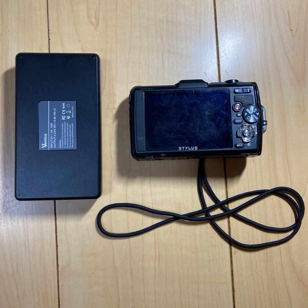 OLYMPUS TG-2 デジタルカメラ+バッテリーx2