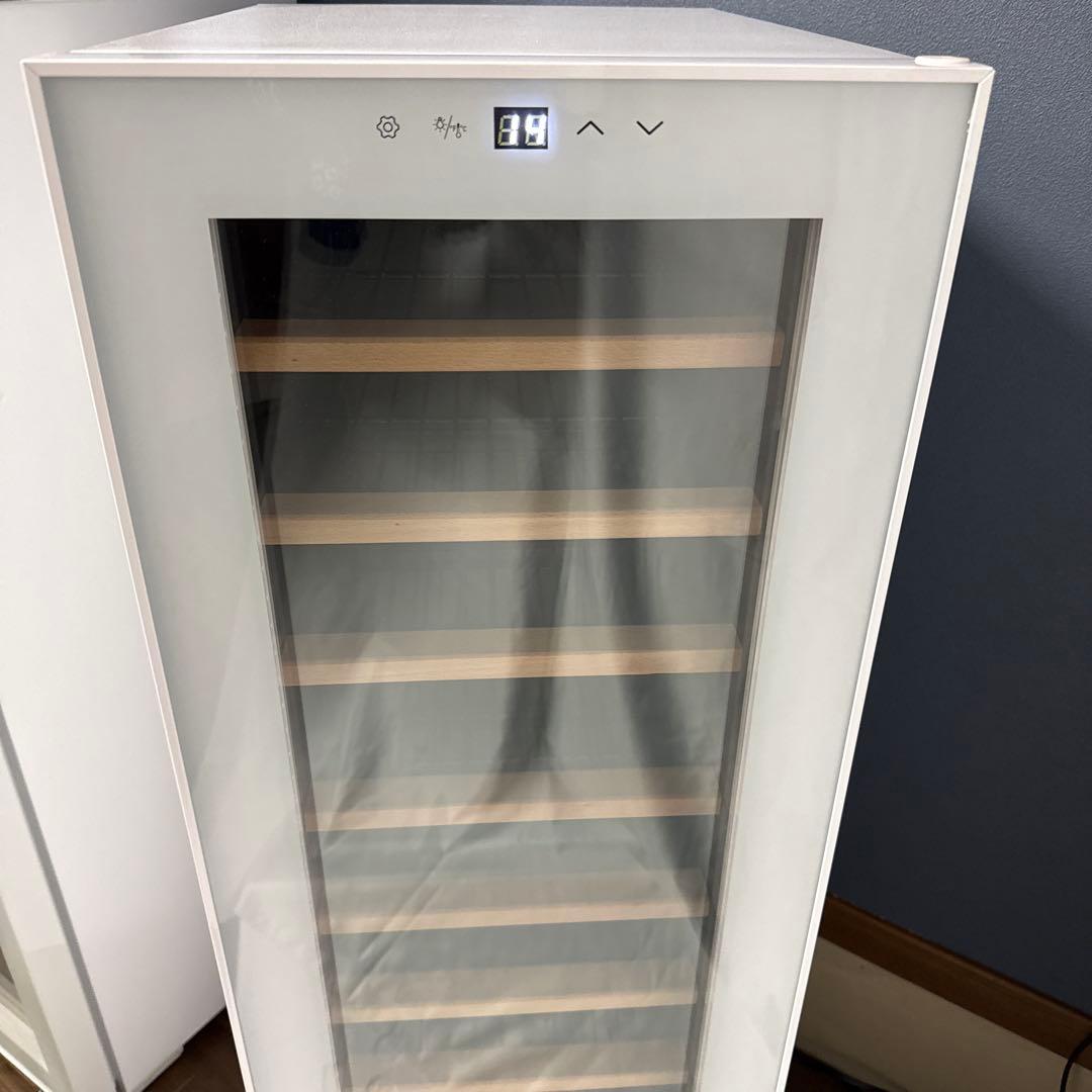 新品　ワインセラー ホワイト 37本入り
